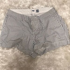 BLACK FRIDAY Striped shorts